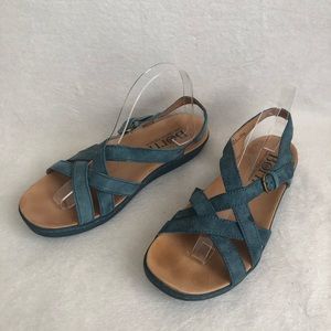Born Leather blue strap sandals size 9 mahala